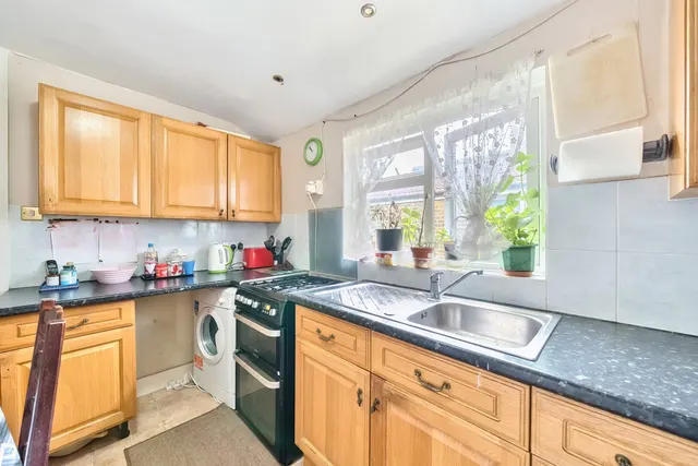 Photo 3 — Ulverscroft Road, SE22