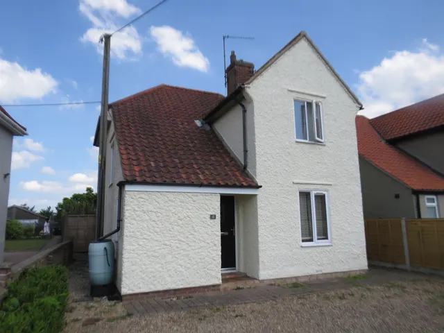 Cley Road, Holt, NR25, photo 1