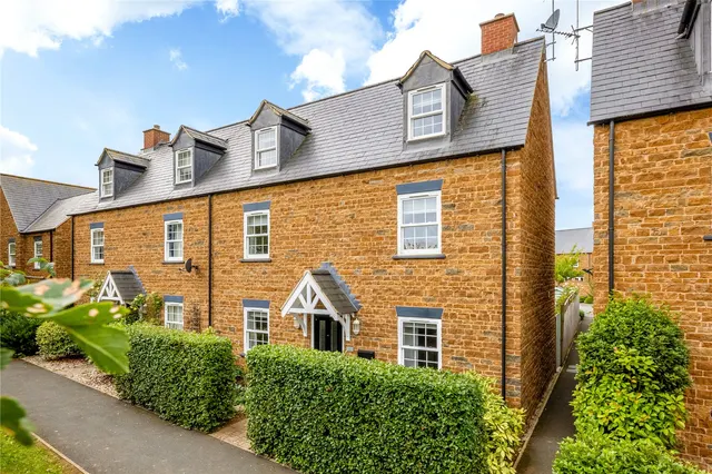 Flux Drive, Deddington, OX15, photo 1