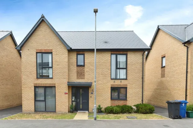 Devonshire Close, Grays, RM20, photo 1