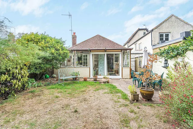 Clarendon Road, Ashford, TW15, photo 1