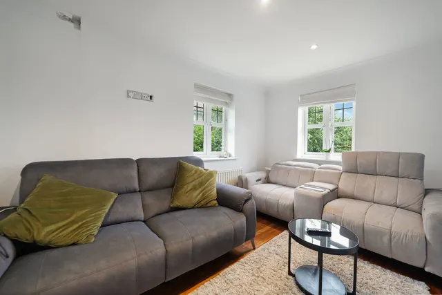 Photo 3 — Arlington Green, Mill Hill East, NW7 1GW