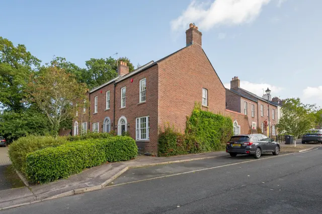 Photo 2 — Kilwarlin Avenue, Hillsborough, BT26