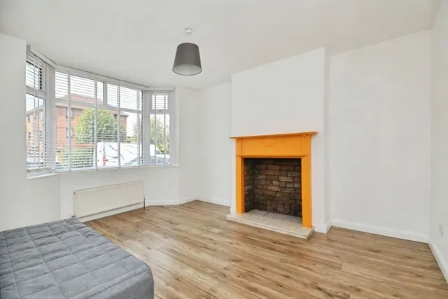 Photo 3 — Beechmount Grove, Hengrove, Bristol