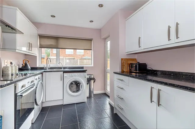 Photo 3 — Cheswick Close, Winyates Green, Redditch, Worcestershire, B98 0QQ