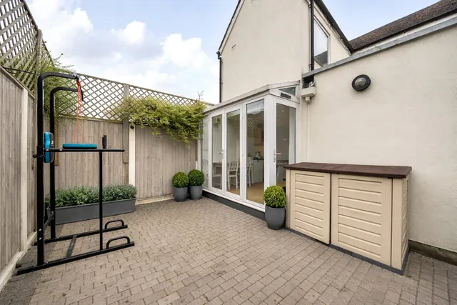Photo 2 — Brookwood Road, London, SW18 5DD