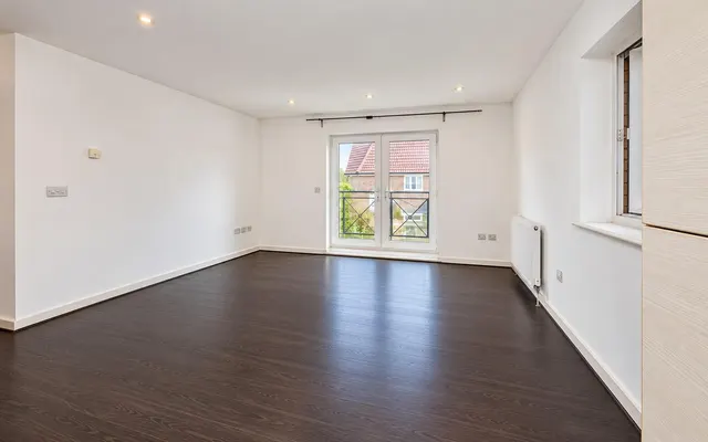 Blenheim Square, Epping, CM16, photo 3