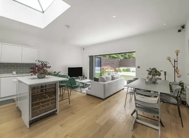 Photo 2 — Madeley Road, Ealing, W5