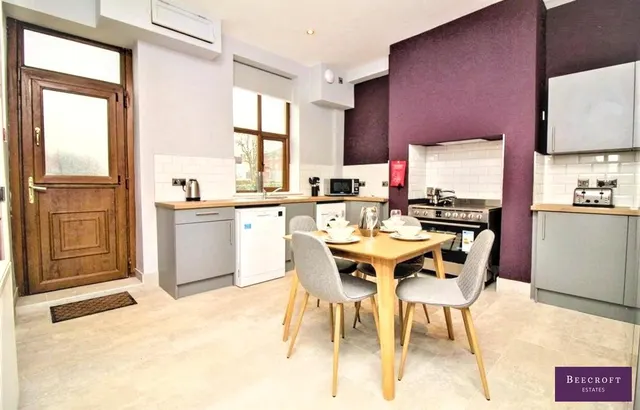 Pontefract Road, Barnsley, photo 2
