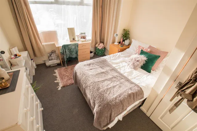 Grimthorpe Place, Headingley, LS6, photo 2