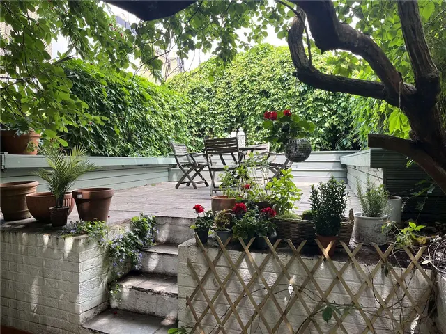 Finborough Road, London, SW10, photo 1