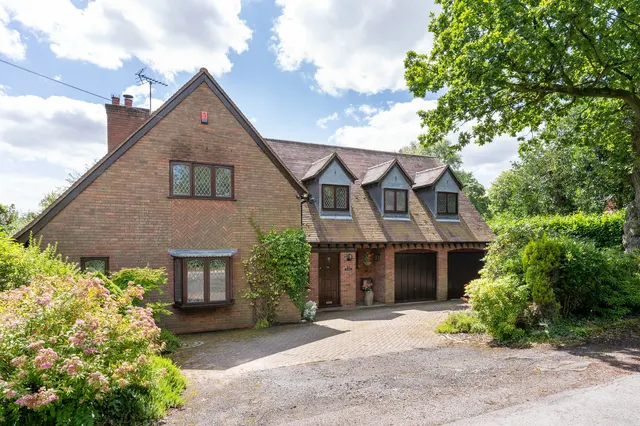 The Avenue, Blackwell, B60, photo 1