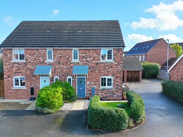 St. Davids Mews, Weston, CW2, photo 2