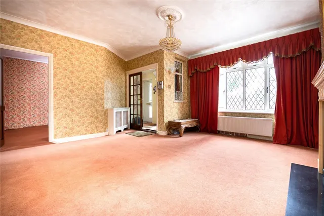 Lyndhurst Avenue, Twickenham, TW2, photo 2
