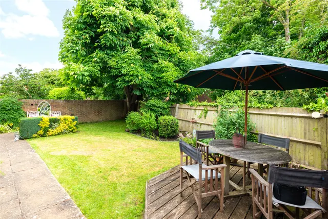 Church Street, Twyford, MK18, photo 2