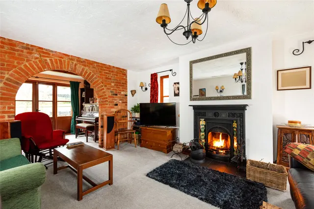Church Street, Twyford, MK18, photo 3