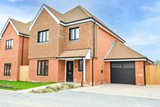 Lilly Wood Lane, Thatcham, RG19, photo 1