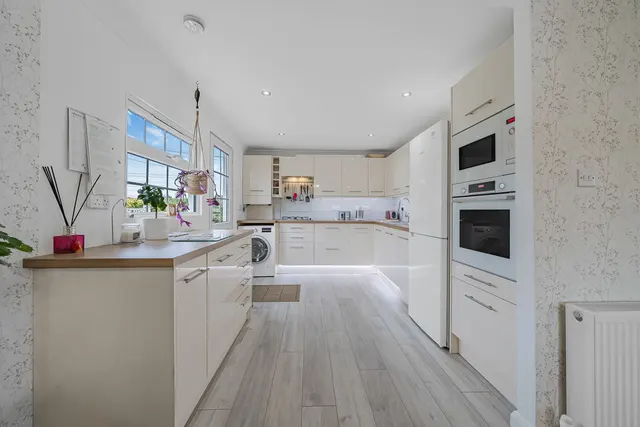 Photo 3 — Avenue C Weybridge Park Estate, Addlestone KT15 2RB