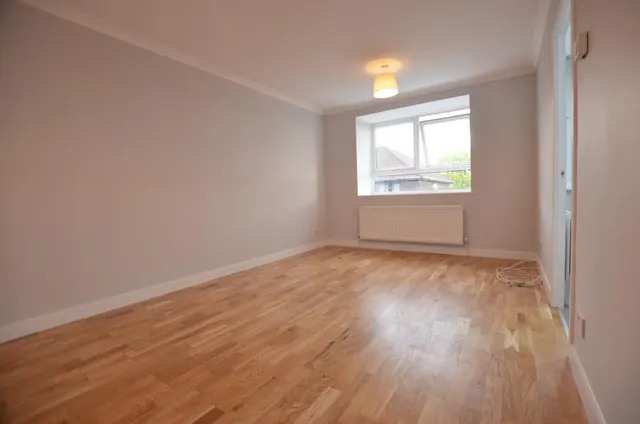 Alexandra Avenue, Camberley, GU15, photo 3