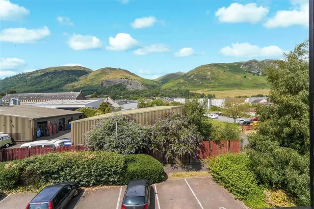 Photo 2 — Comrie Court, Tillicoultry, Clackmannanshire, FK13