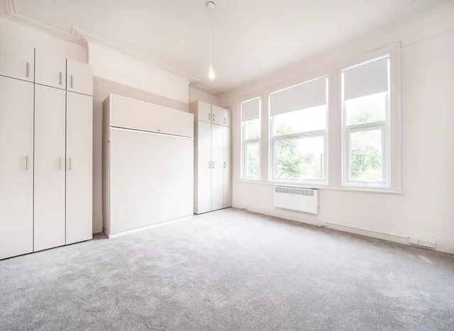 Photo 3 — The Avenue, Ealing, W13