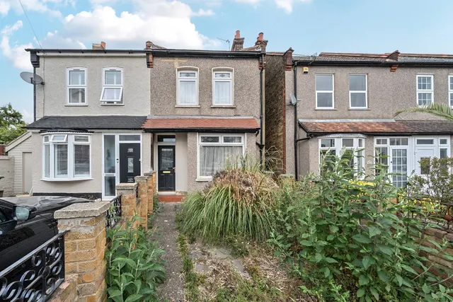 Woodside Crescent, DA15, photo 1