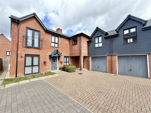 Hospital Road, Wellesley, GU11, photo 1
