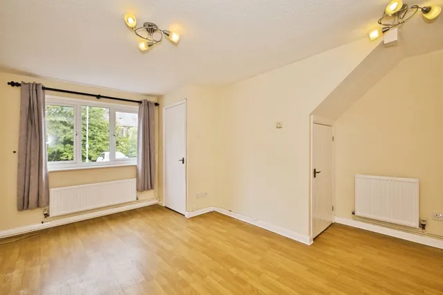 Photo 2 — Weavers Close, Crewkerne
