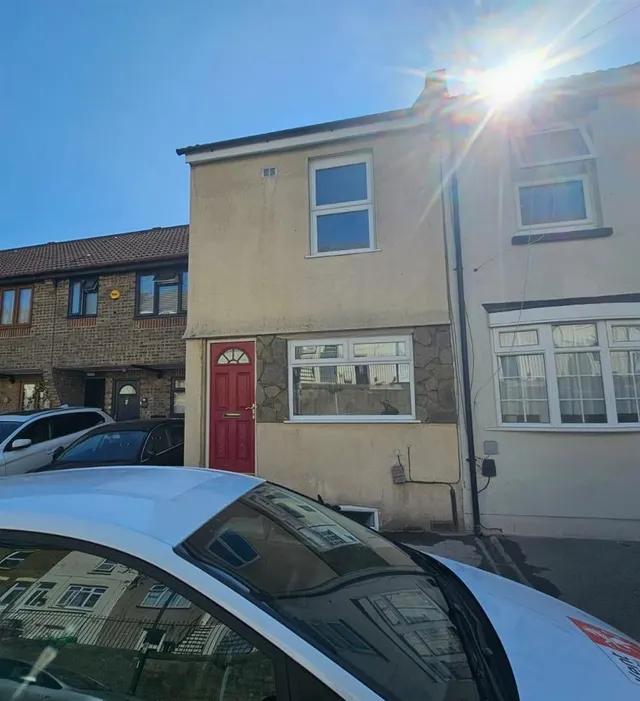 Upper Luton Road, Chatham ME5 7BQ, photo 1