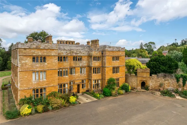 The Hall, Brockhall, NN7, photo 1