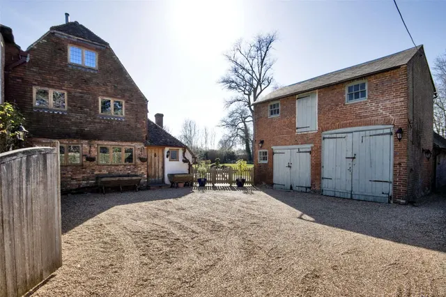 High Street, Staplehurst, TN12, photo 2