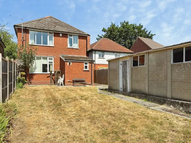 Photo 2 — Preston Grove, Yeovil