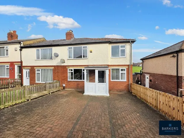 Old Lane, Birkenshaw BD11 2JX, photo 1