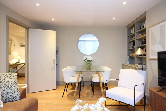 Photo 3 — Hatherley Grove, London, W2
