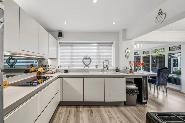 Mallory Drive, Leigh, WN7, photo 3