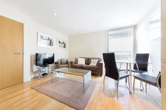 Photo 3 — Denison House, Canary Wharf, London