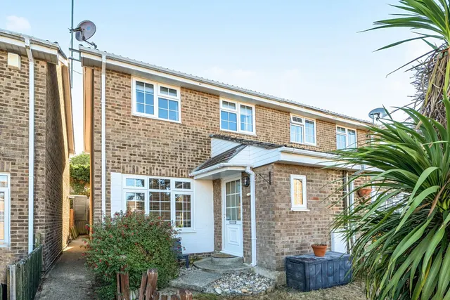 Samber Close, Lymington, SO41, photo 1
