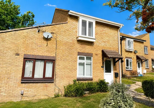 Aspen Close, Somerset BA11 2TZ, photo 1