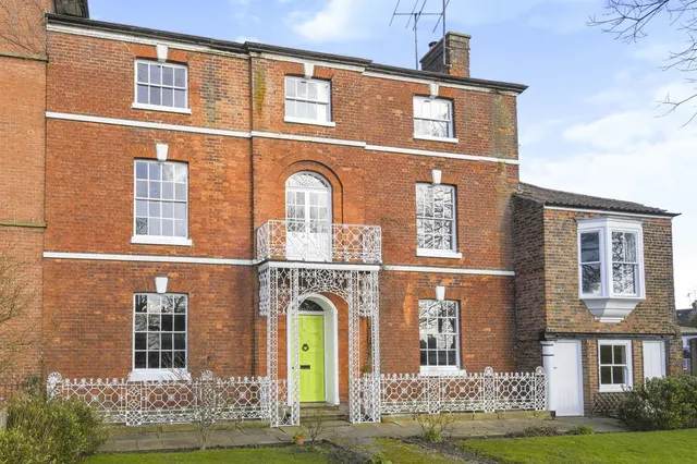 Witham Bank East, Boston, photo 1
