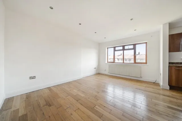 Photo 3 — Mayplace Road East, Bexleyheath, DA7