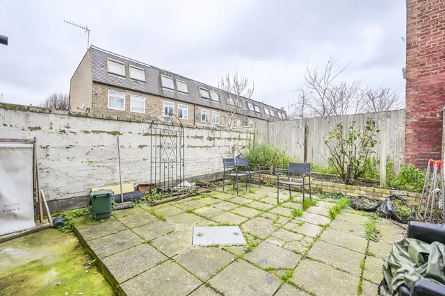 Photo 2 — 657 Seven Sisters Road, London