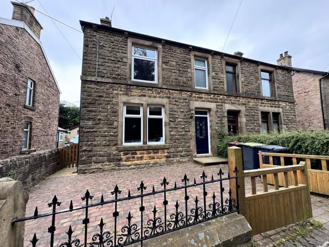 Burrfields Road, High Peak, photo 1
