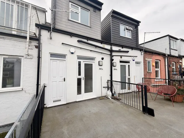 Sharrow Vale Road, Sheffield, S11 8ZP, photo 1