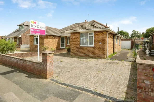 Coombe Farm Avenue, Fareham, photo 1