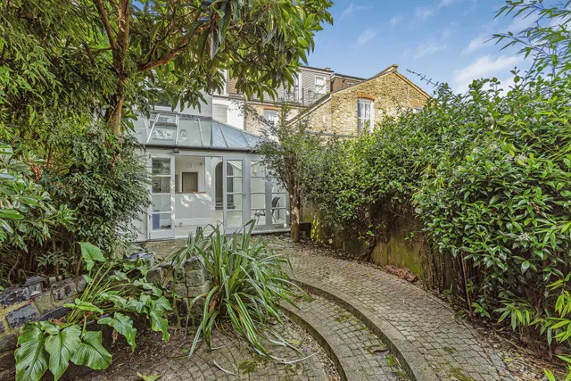 Photo 3 — Elm Road, Sheen, SW14 7JQ