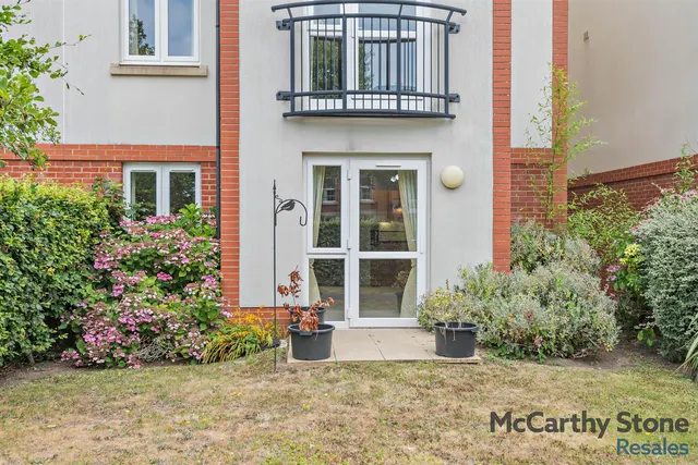 Avenue Road, Lymington, SO41, photo 1