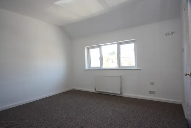 Killowen Avenue, Northolt, UB5, photo 3