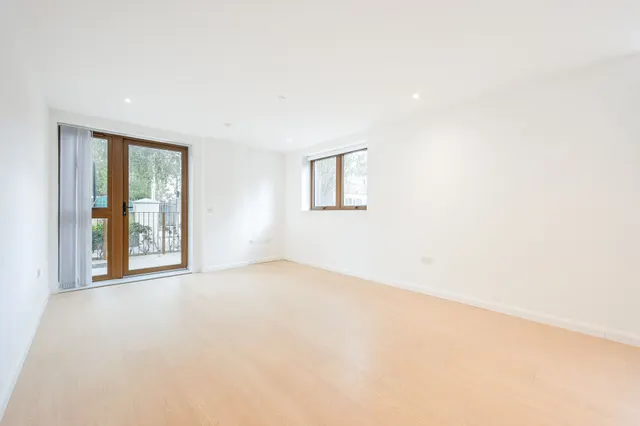 Photo 2 — Flat G02, East Qrtr, 13 Dod Street, London