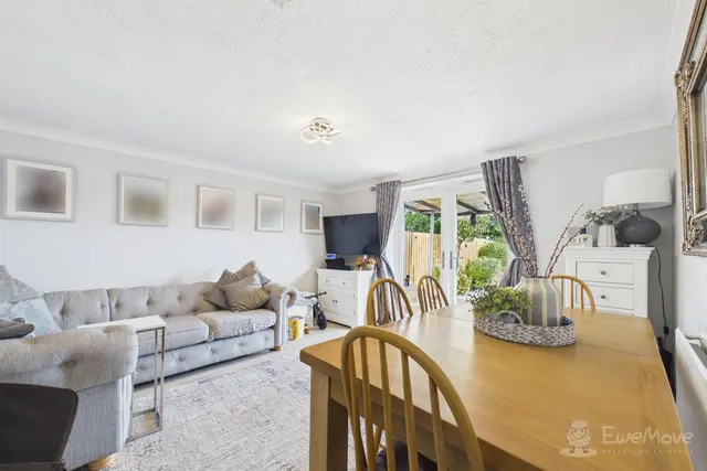 Gray Close, Hawkinge, CT18, photo 3