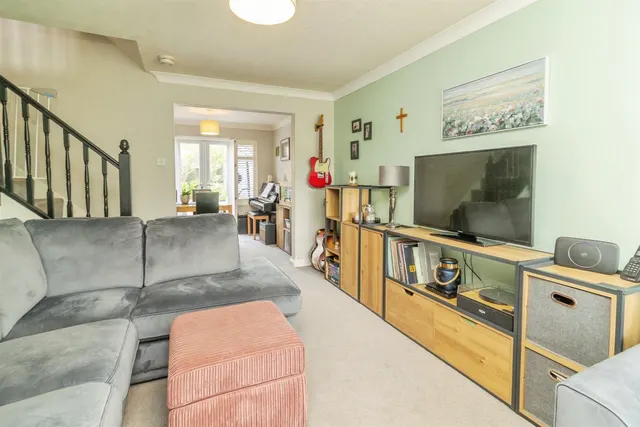 Holst Crescent, Old Farm Park, MK7, photo 2